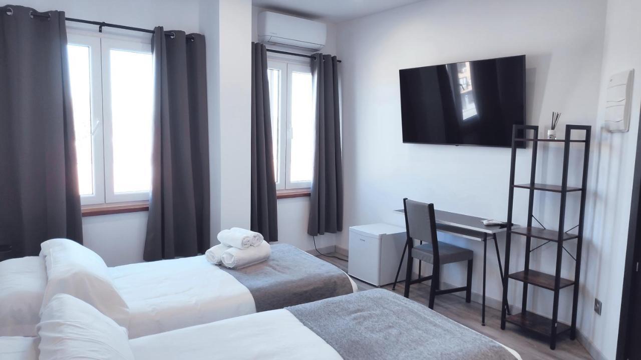 Hostal Dona Isabel Majadahonda Bagian luar foto