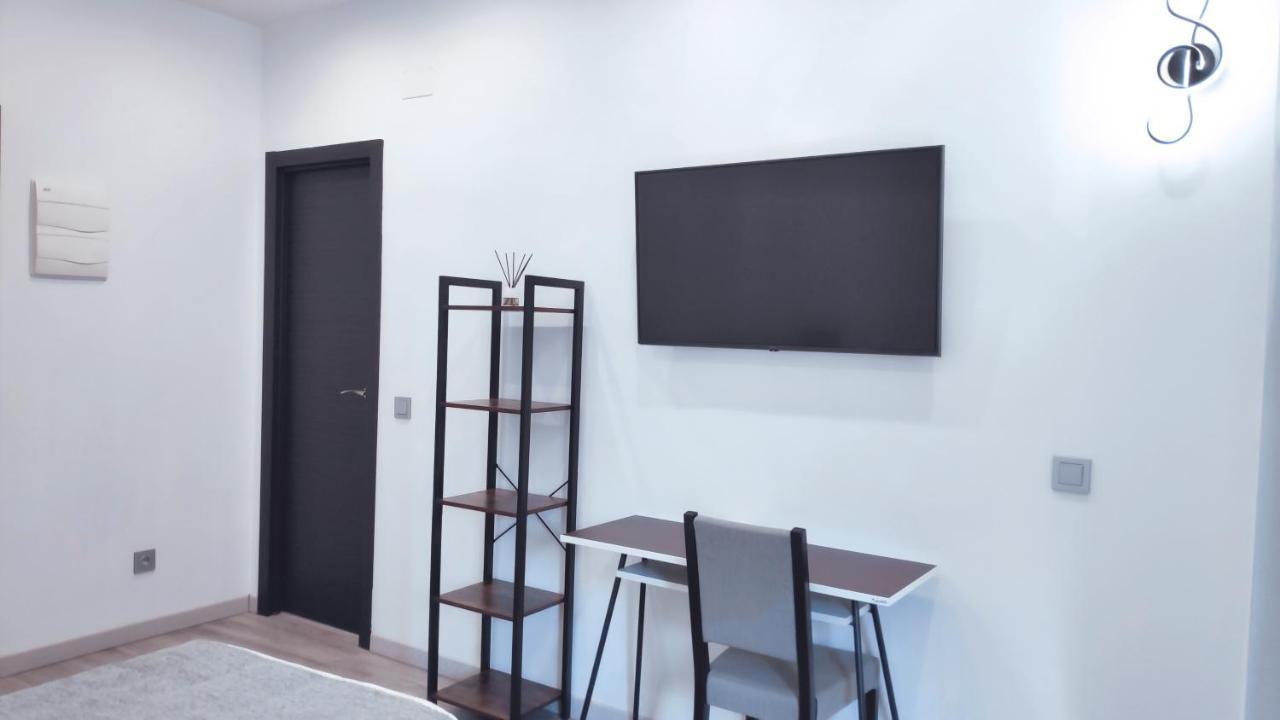 Hostal Dona Isabel Majadahonda Bagian luar foto