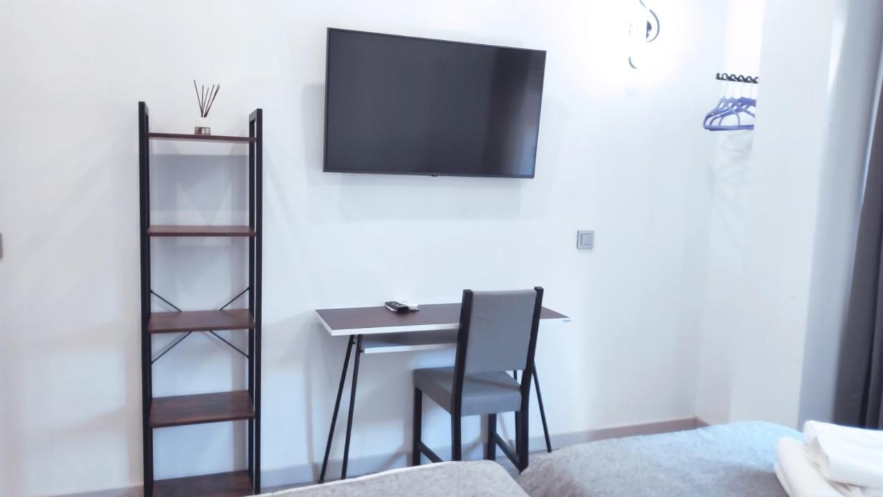 Hostal Dona Isabel Majadahonda Bagian luar foto