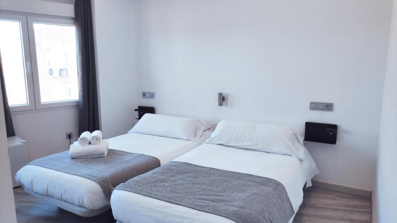 Hostal Dona Isabel Majadahonda Bagian luar foto