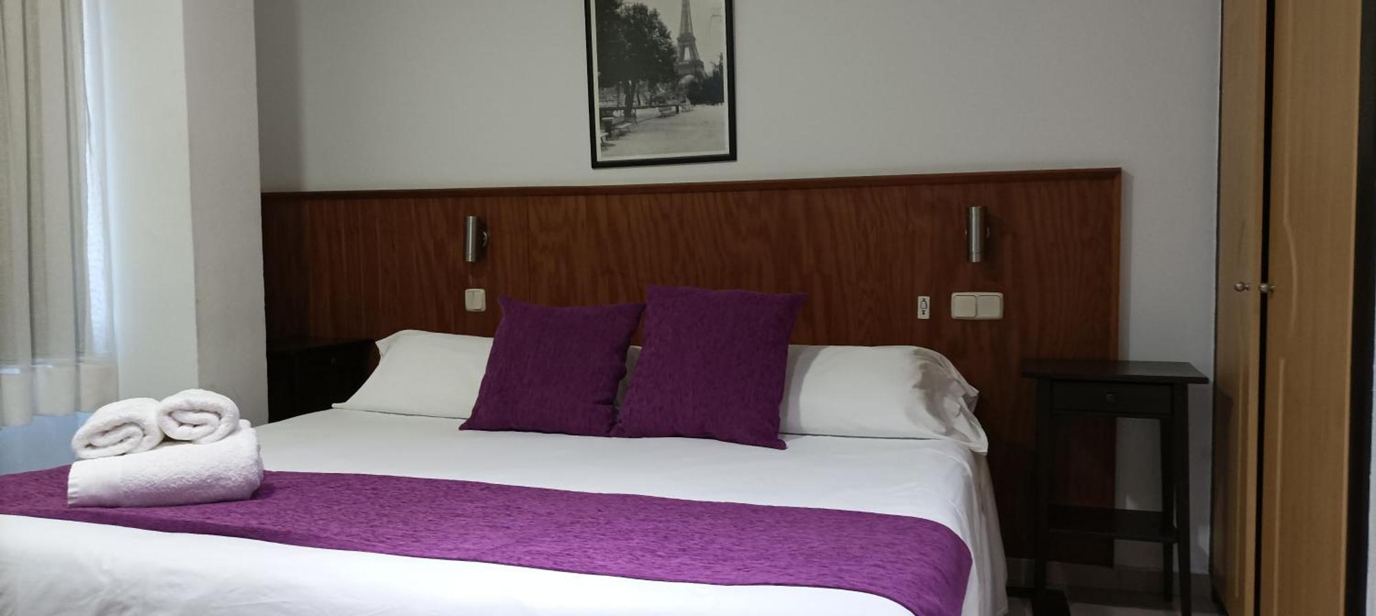 Hostal Dona Isabel Majadahonda Bagian luar foto