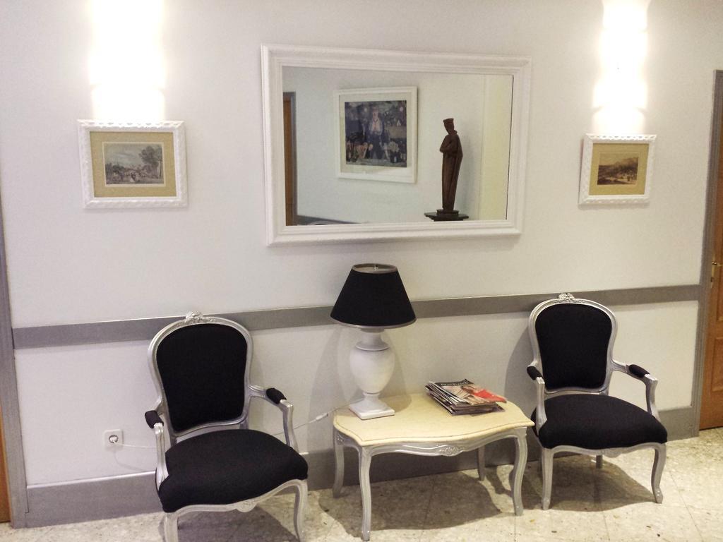 Hostal Dona Isabel Majadahonda Bagian luar foto