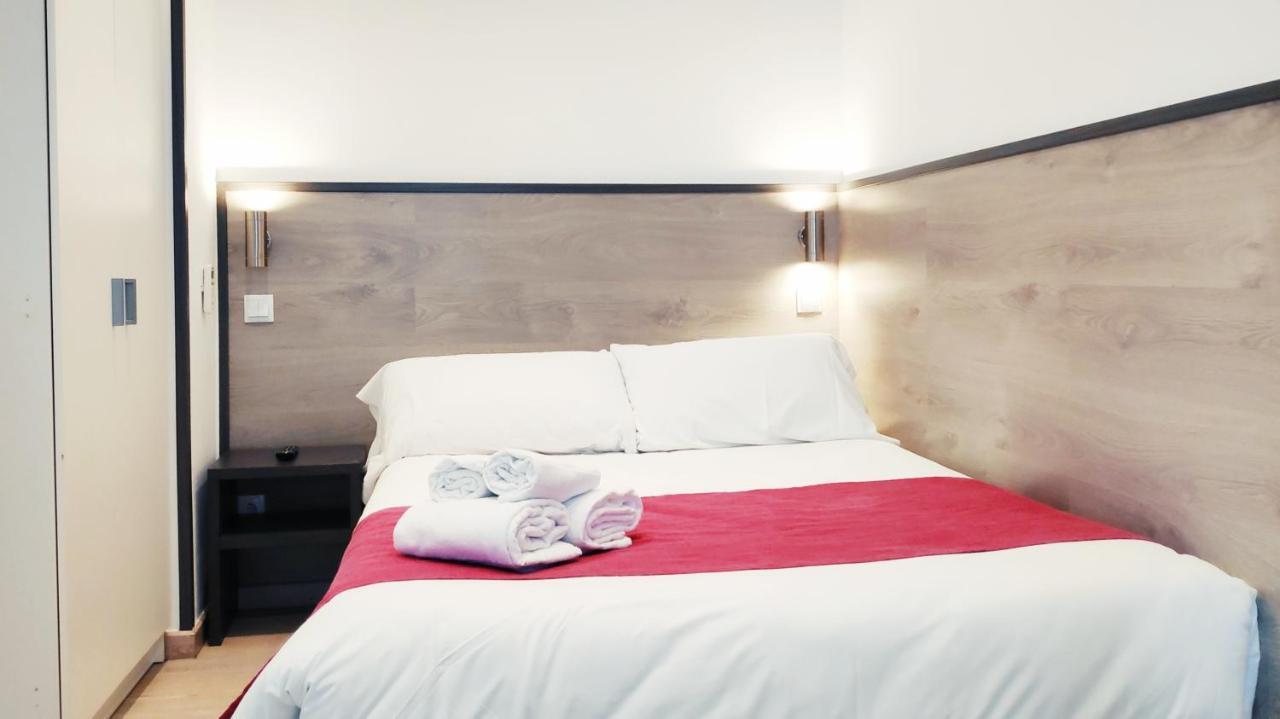 Hostal Dona Isabel Majadahonda Bagian luar foto