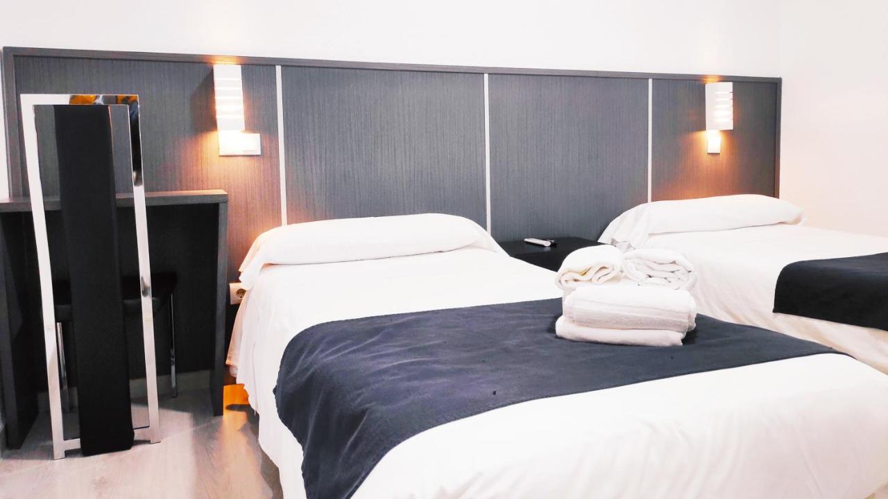Hostal Dona Isabel Majadahonda Bagian luar foto