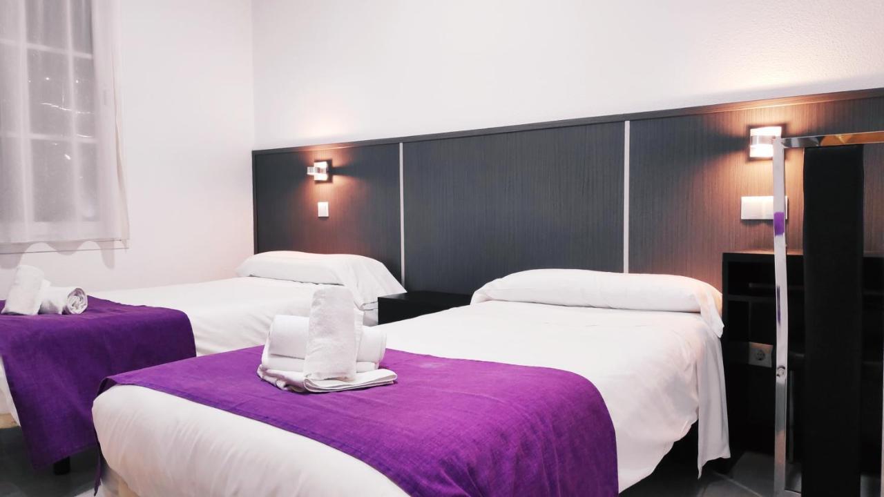Hostal Dona Isabel Majadahonda Bagian luar foto